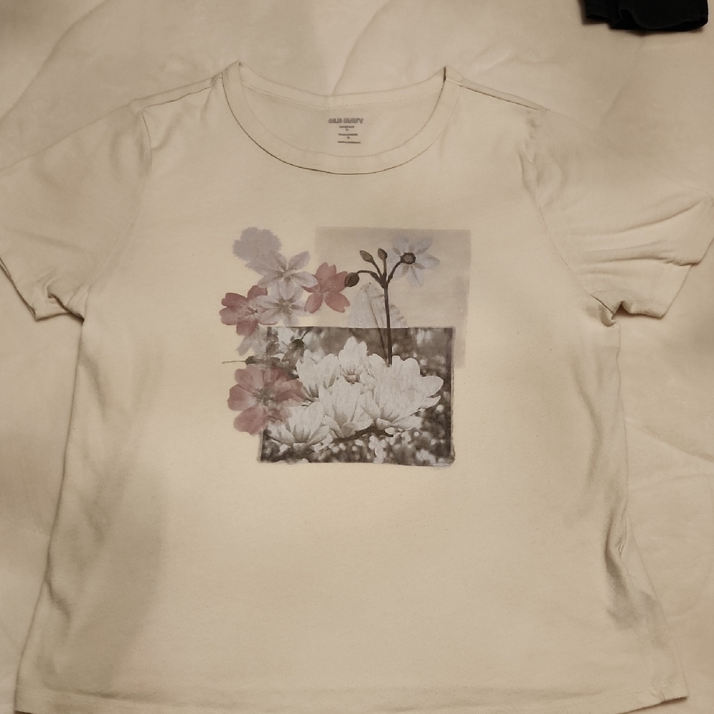 Old Navy Beige Crew Neck Tee
